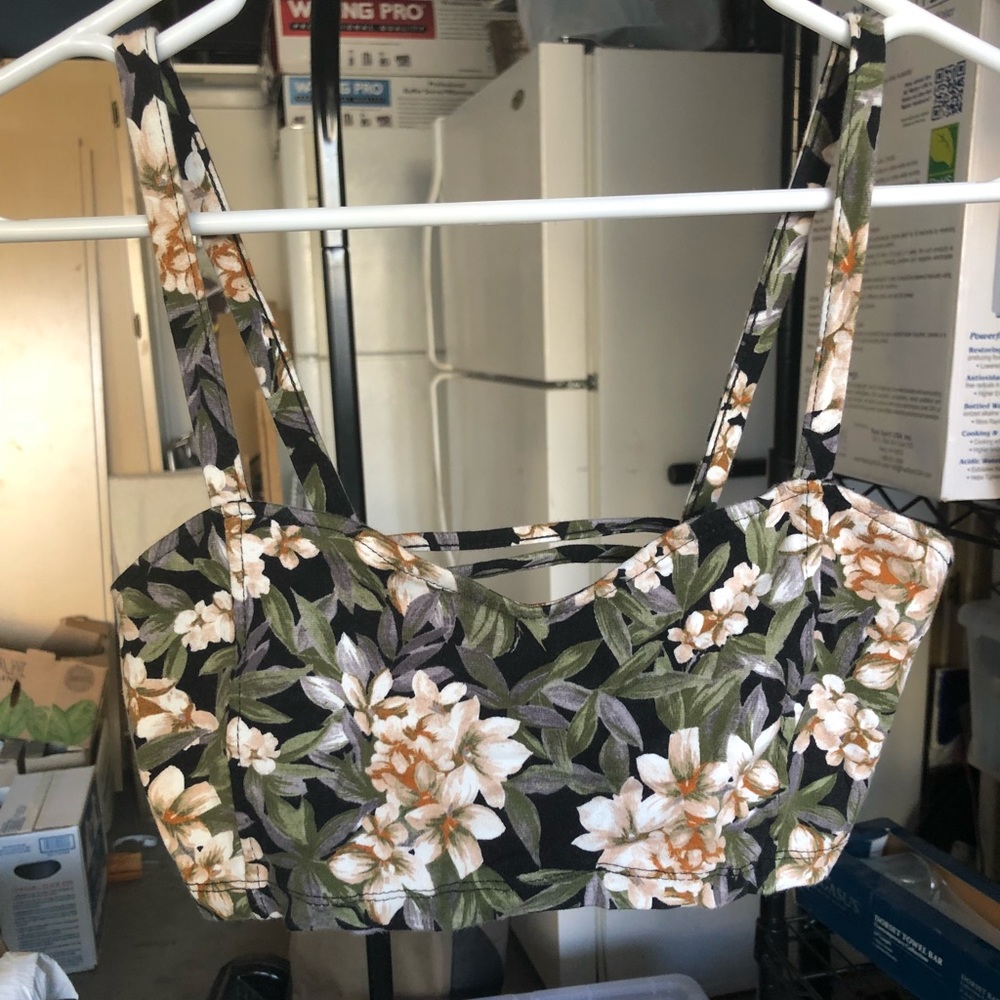 Brandy Melville crop top